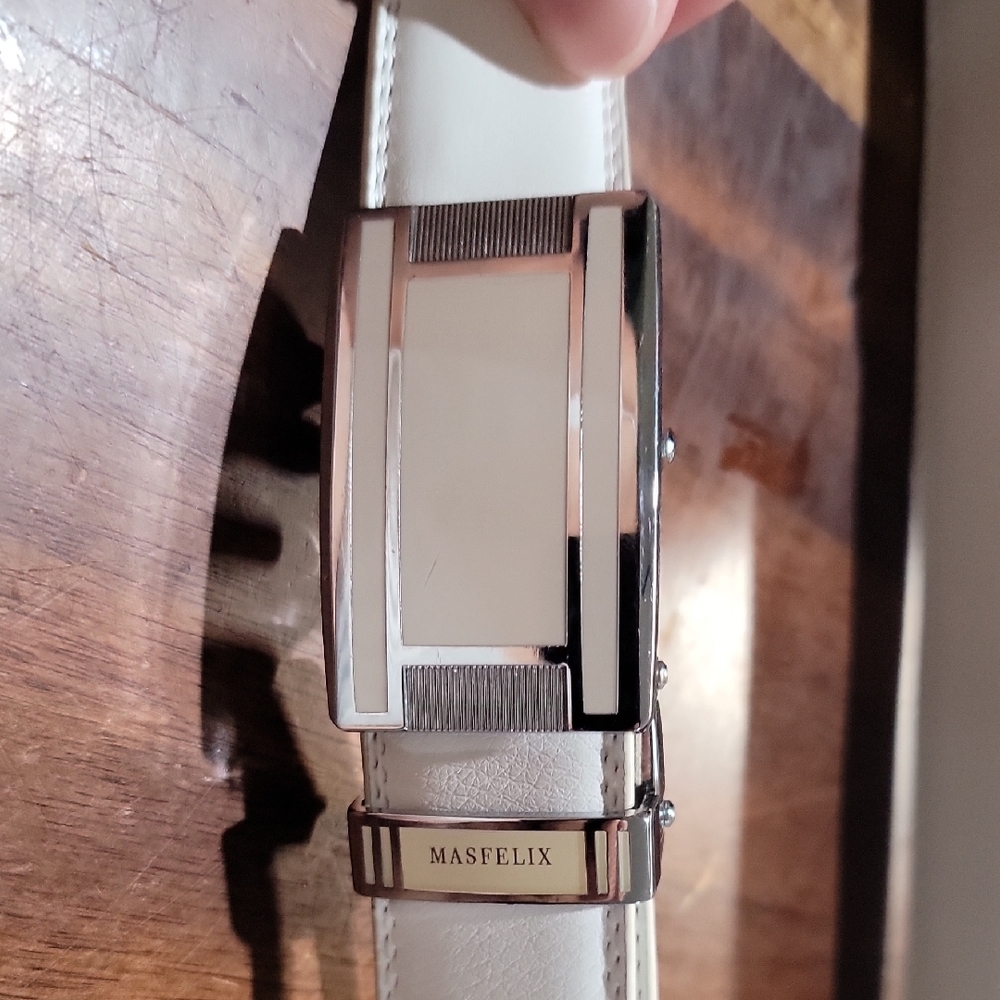 Masfelix White and Silver Belt